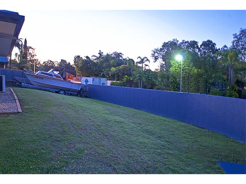 1 Boonah Court, Helensvale QLD 4212