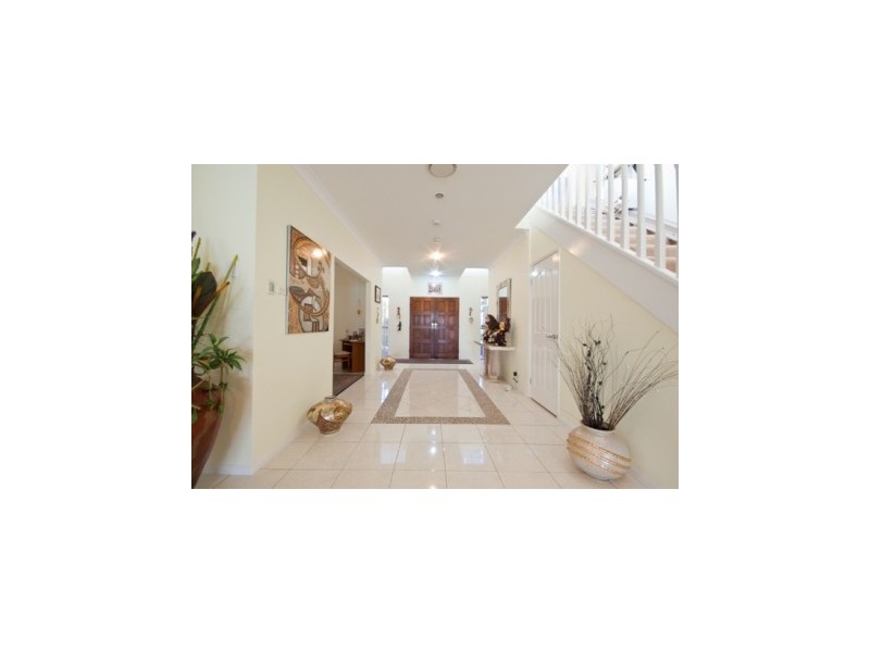 34 Oxley Drive, Paradise Point QLD 4216