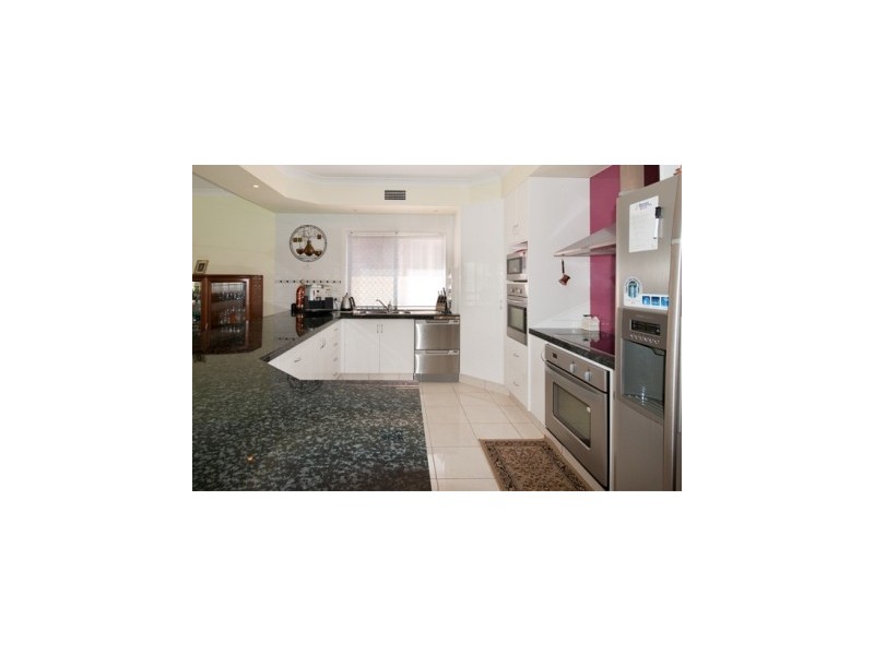 34 Oxley Drive, Paradise Point QLD 4216