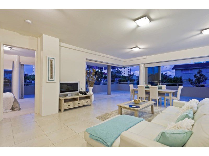 4/10 Imperial Parade, Labrador QLD 4215