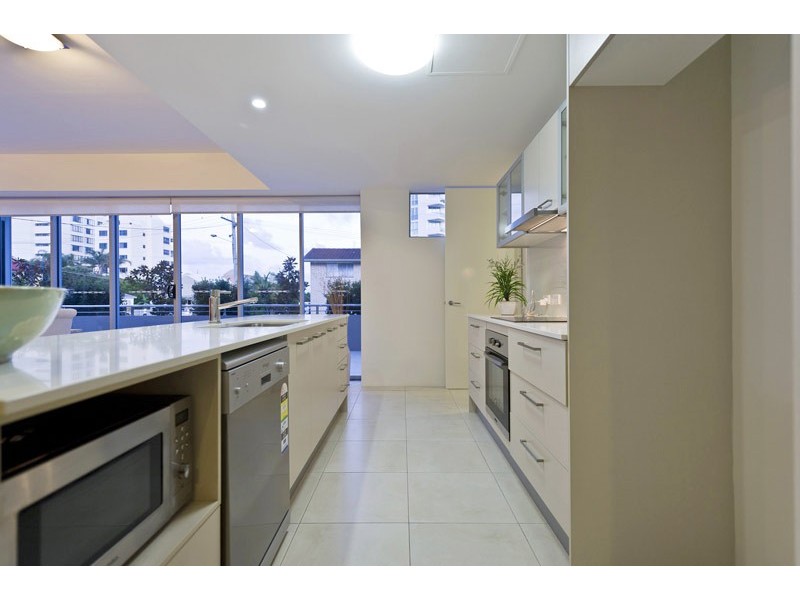 4/10 Imperial Parade, Labrador QLD 4215