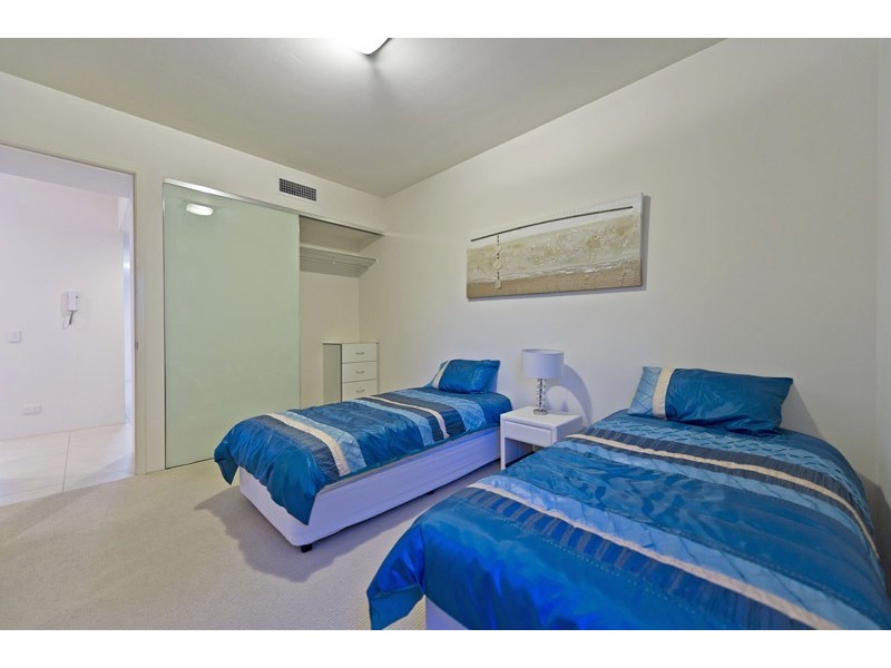 4/10 Imperial Parade, Labrador QLD 4215