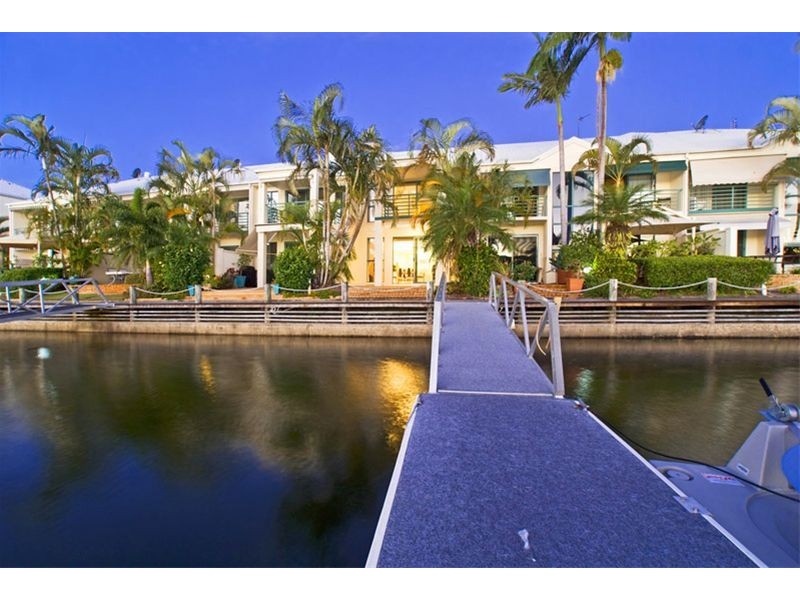 22-3 Lee Road, Runaway Bay QLD 4216