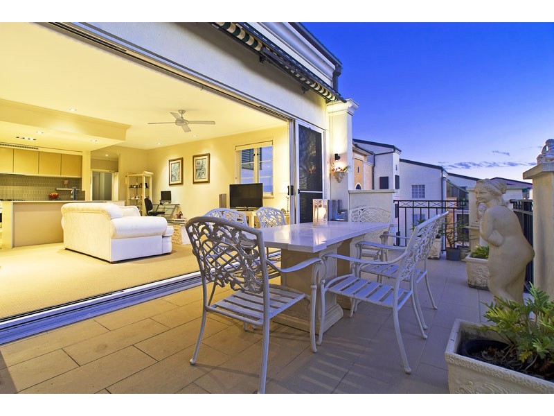 59-3030 The Boulevard, Carrara QLD 4211