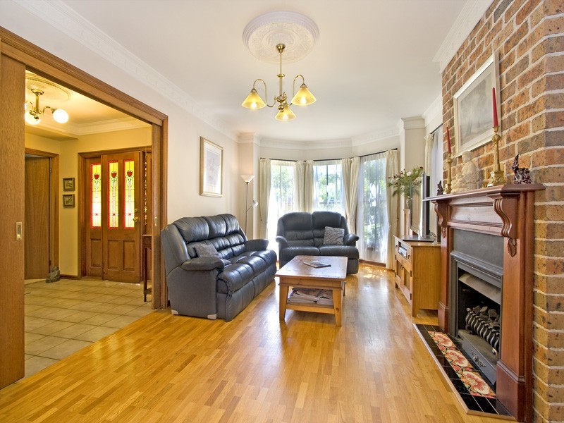 11 Northcliffe Avenue, Narraweena NSW 2099