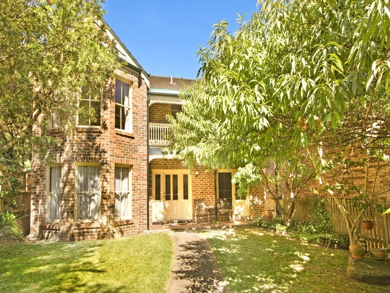 11 Northcliffe Avenue, Narraweena NSW 2099