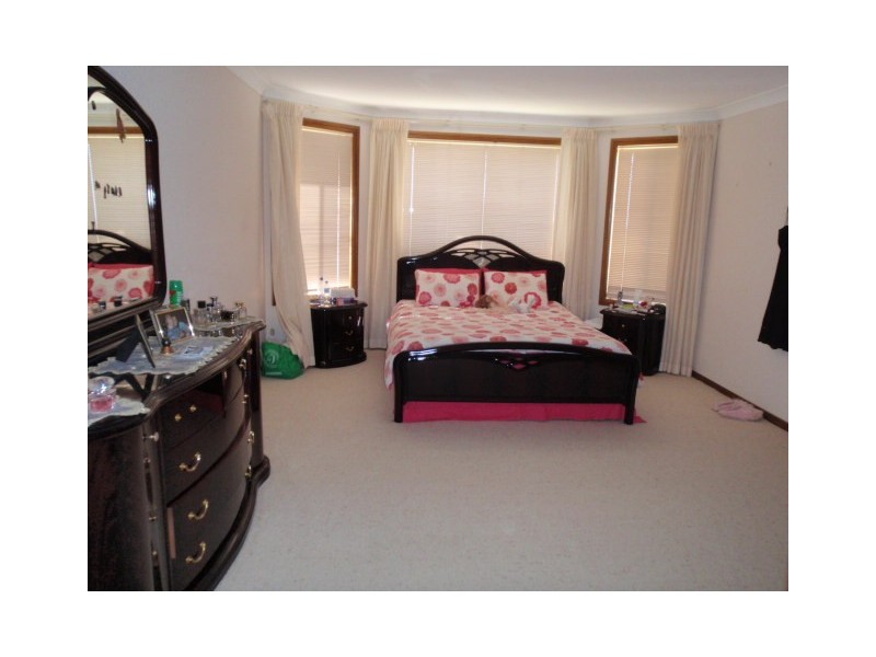 4 Lyndhurst Way, Belrose NSW 2085