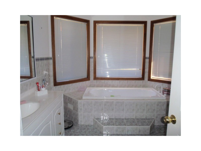 4 Lyndhurst Way, Belrose NSW 2085