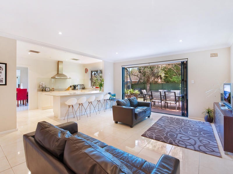 15 Dundilla Road, Frenchs Forest NSW 2086