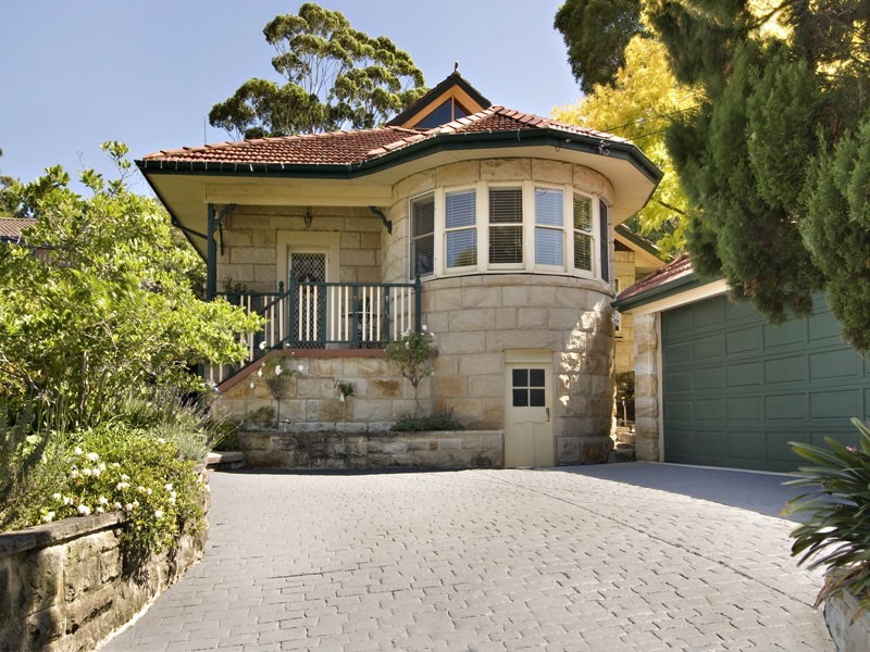 17 Oxford Falls Road, Beacon Hill NSW 2100