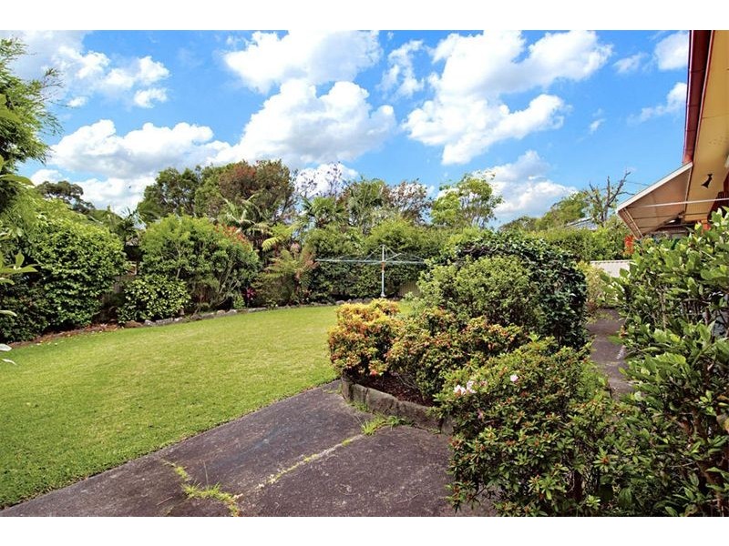 8 Holland Crescent, Frenchs Forest NSW 2086