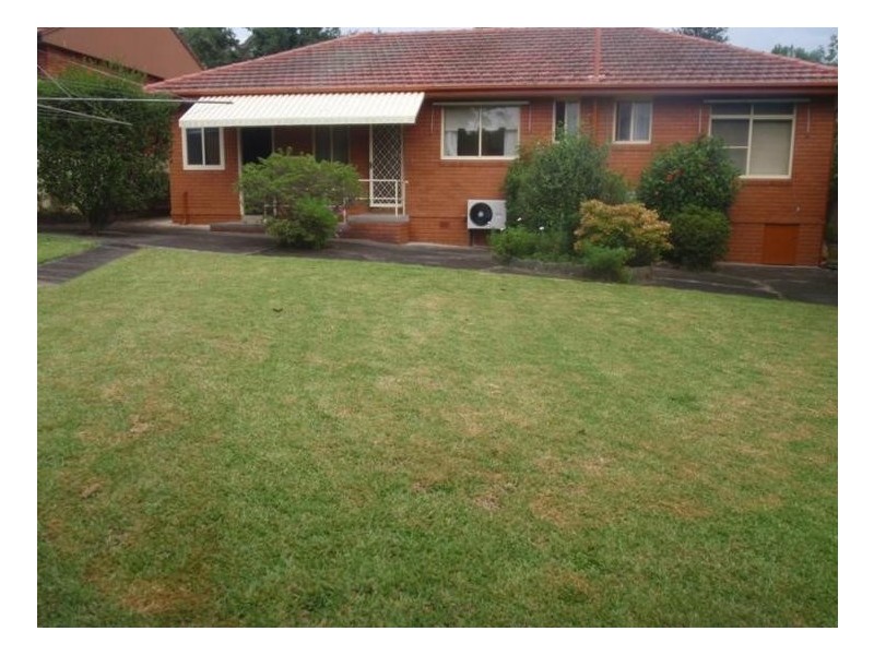 8 Holland Crescent, Frenchs Forest NSW 2086