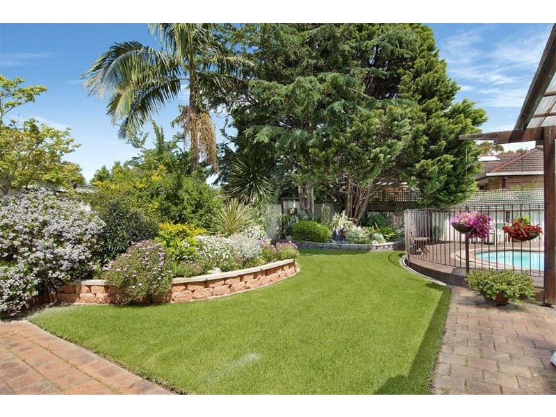 8 Brooker Avenue, Beacon Hill NSW 2100