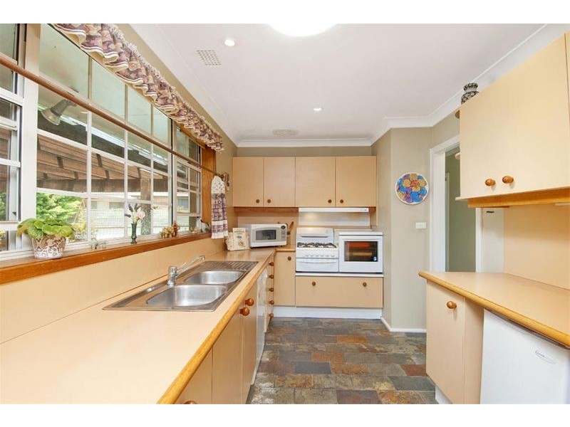 8 Brooker Avenue, Beacon Hill NSW 2100