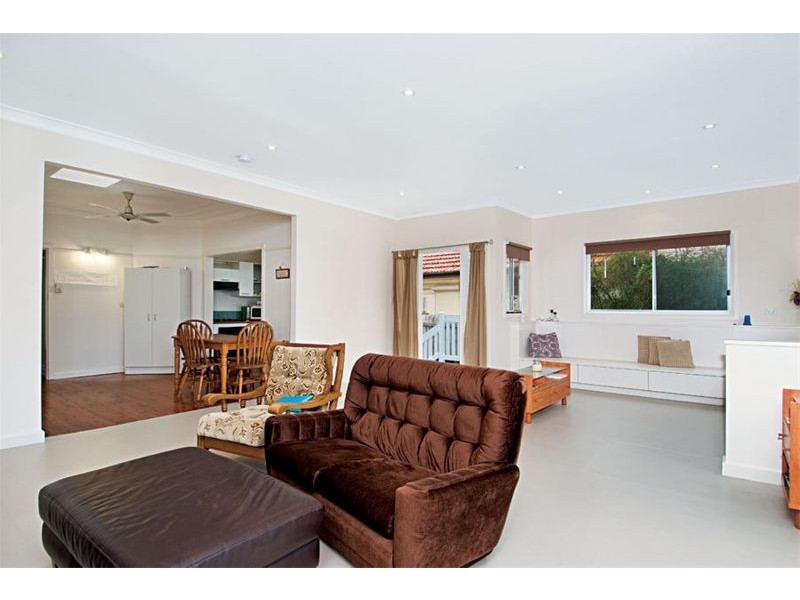 235 Warringah Road, Beacon Hill NSW 2100