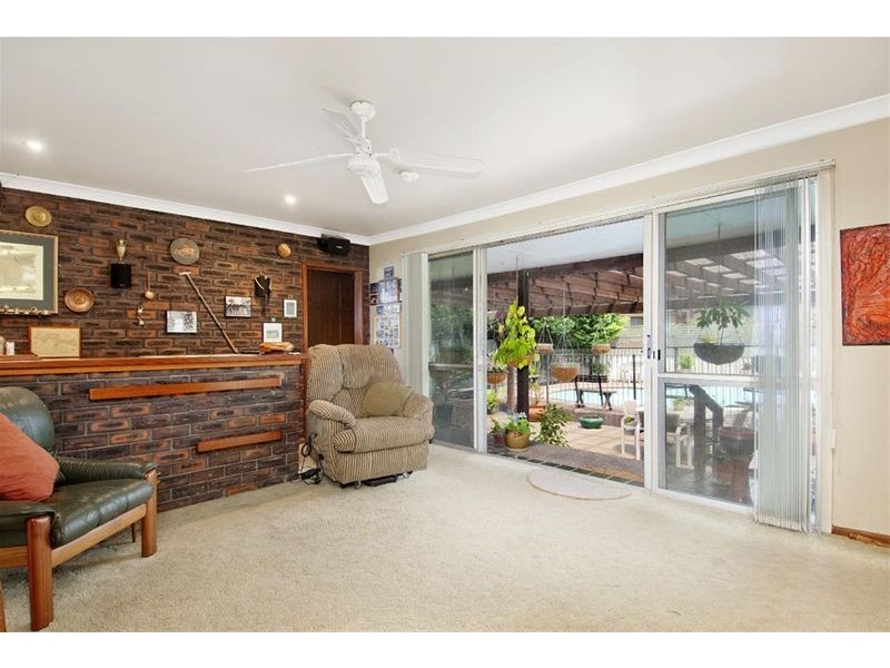 8 Brooker Avenue, Beacon Hill NSW 2100