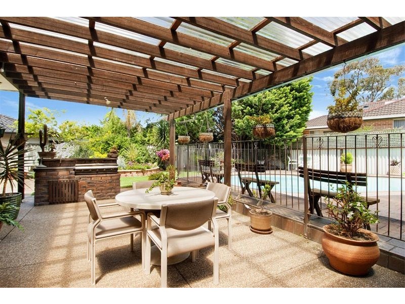 8 Brooker Avenue, Beacon Hill NSW 2100