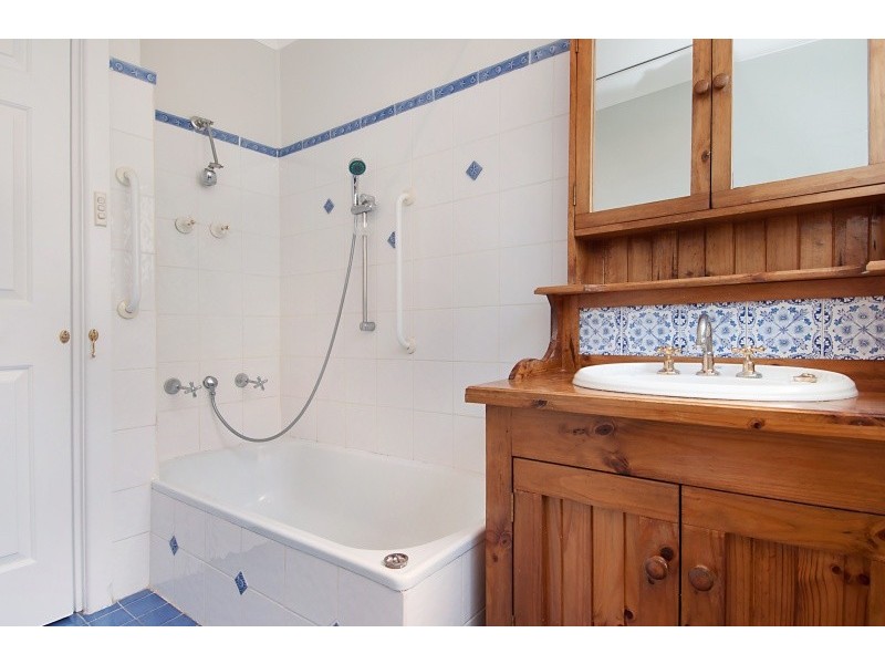 31 Edinburgh Road, Forestville NSW 2087