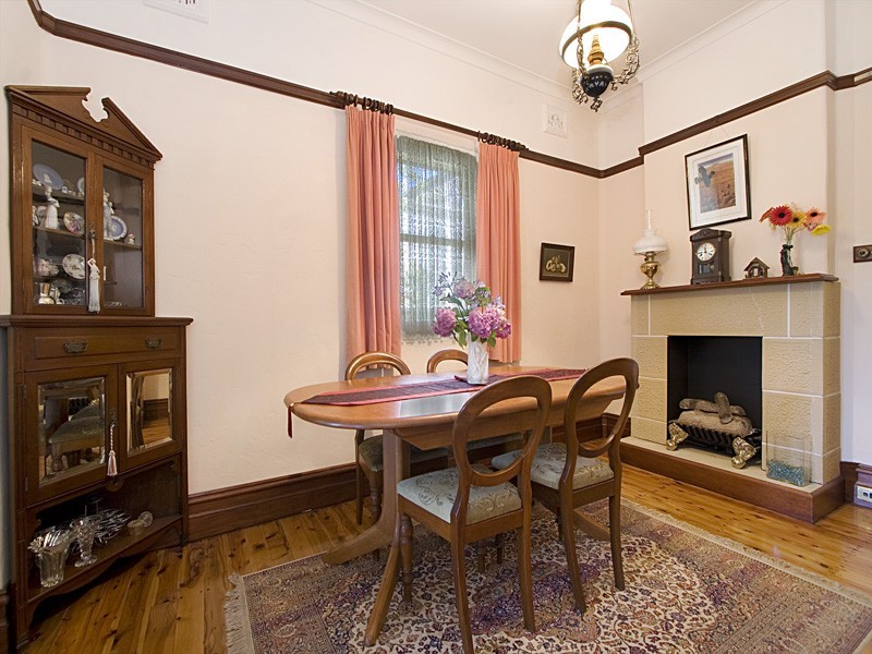 17 Oxford Falls Road, Beacon Hill NSW 2100