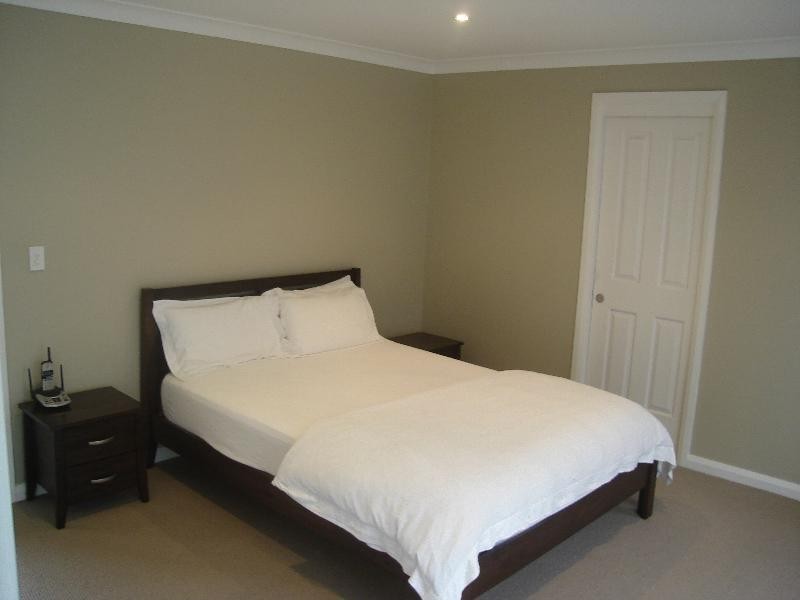 8 Hews Parade, Belrose NSW 2085