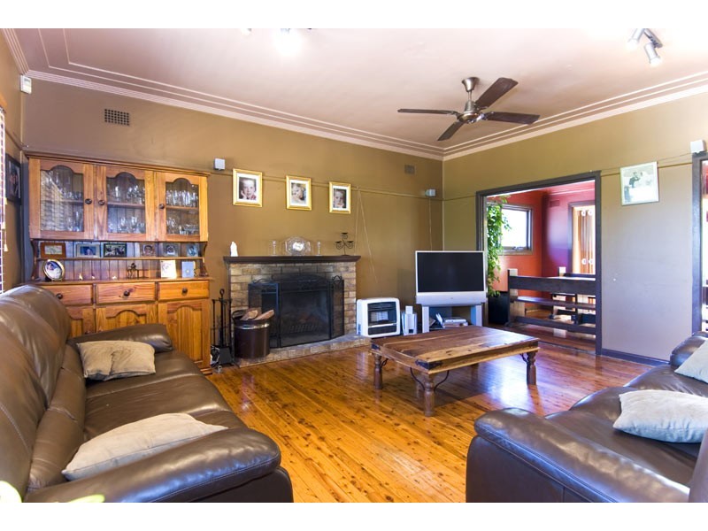 2  Laurel Chase, Forestville NSW 2087