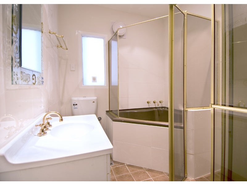 2  Laurel Chase, Forestville NSW 2087