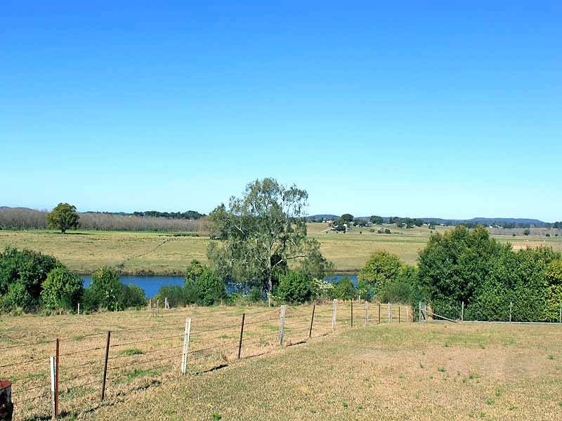 22 Springfields Drive, Greenhill NSW 2440