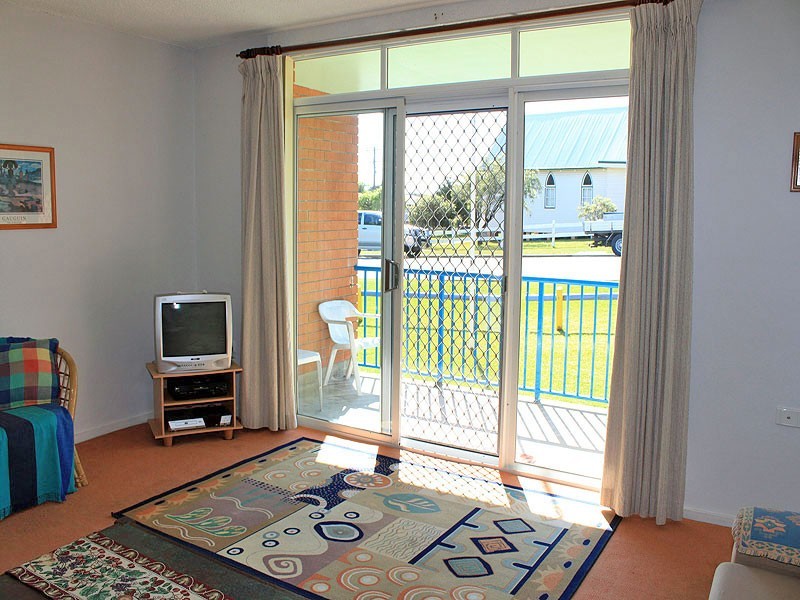 1 Main Street, Crescent Head NSW 2440