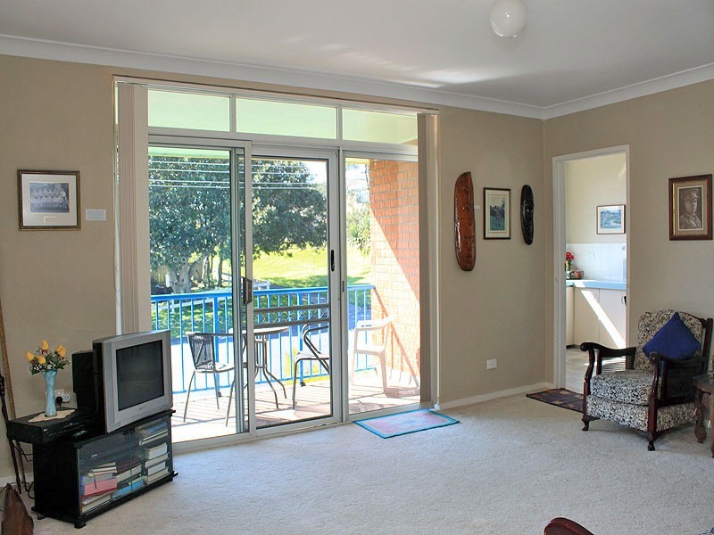 1 Main Street, Crescent Head NSW 2440