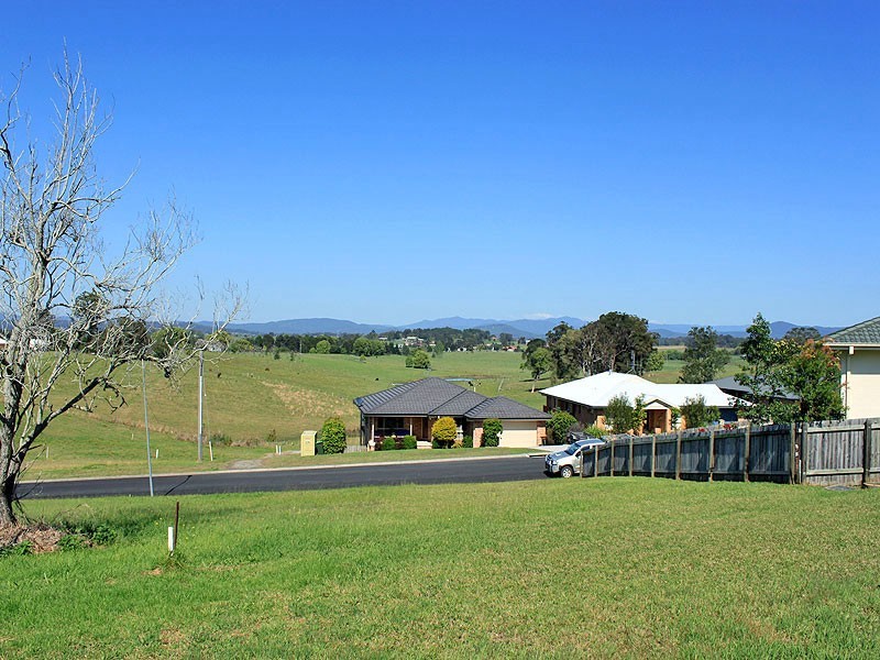 12 Springfields Drive, Greenhill NSW 2440
