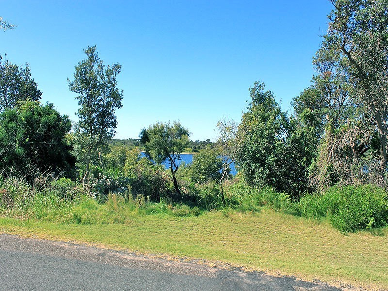 8 Marine Parade, Stuarts Point NSW 2441