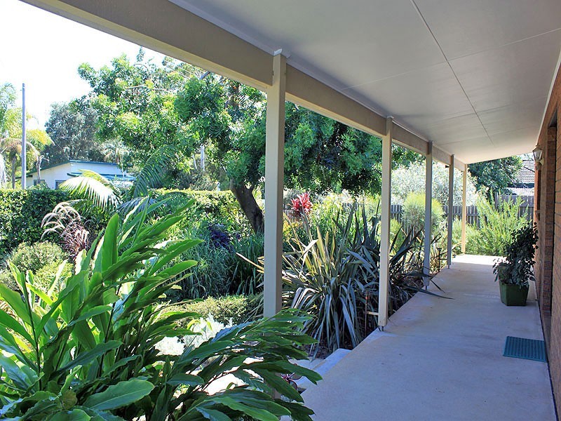 10 Fifth Avenue, Stuarts Point NSW 2441