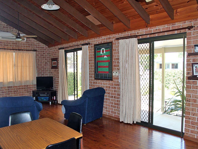 10 Fifth Avenue, Stuarts Point NSW 2441