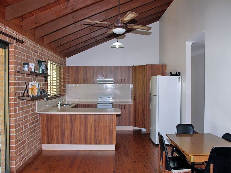 10 Fifth Avenue, Stuarts Point NSW 2441