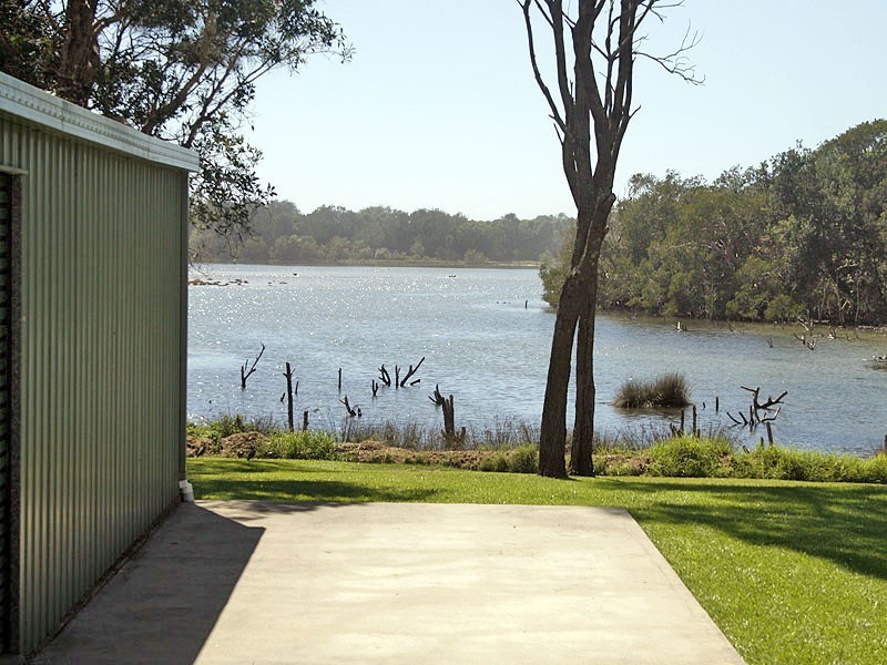 21 Belmore Street, Crescent Head NSW 2440