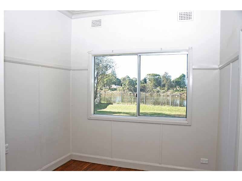 17 Russell Avenue, Smithtown NSW 2440