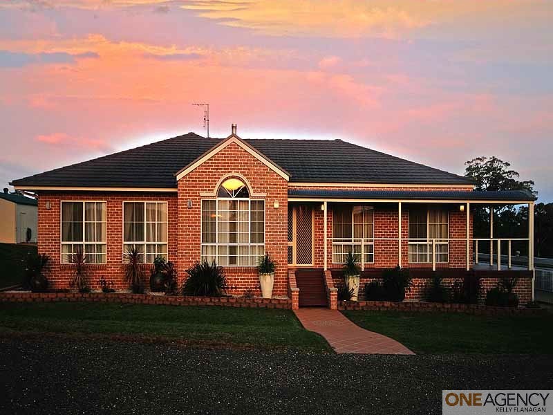 4 Waratah Drive, Yarravel NSW 2440