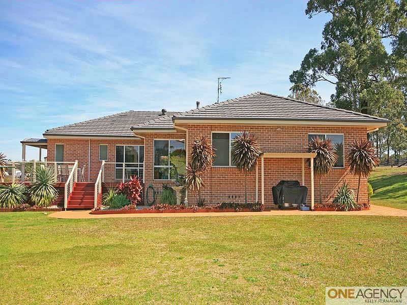 4 Waratah Drive, Yarravel NSW 2440