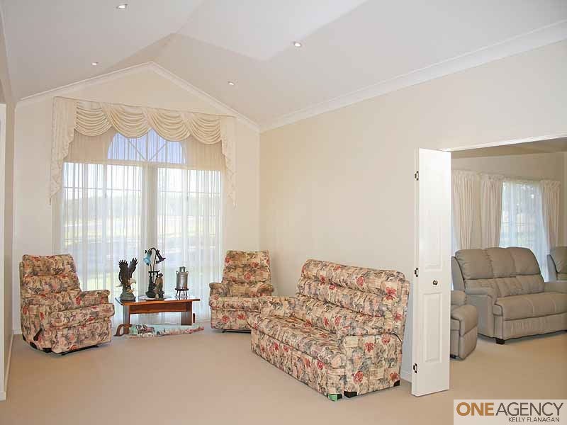 4 Waratah Drive, Yarravel NSW 2440