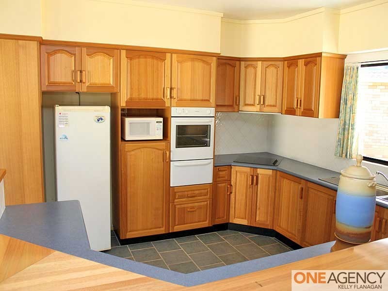 5 Straight Street, Hat Head NSW 2440