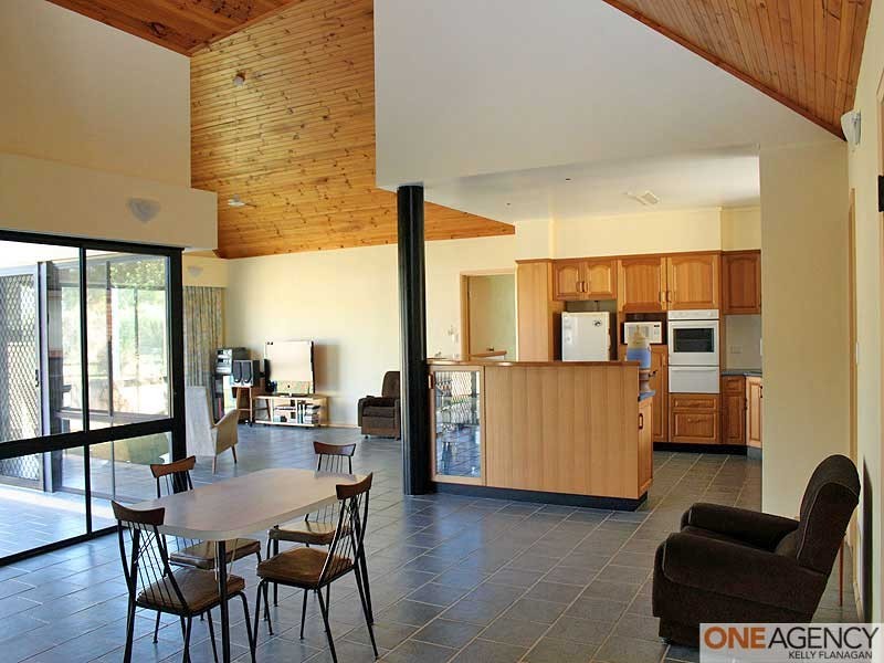 5 Straight Street, Hat Head NSW 2440