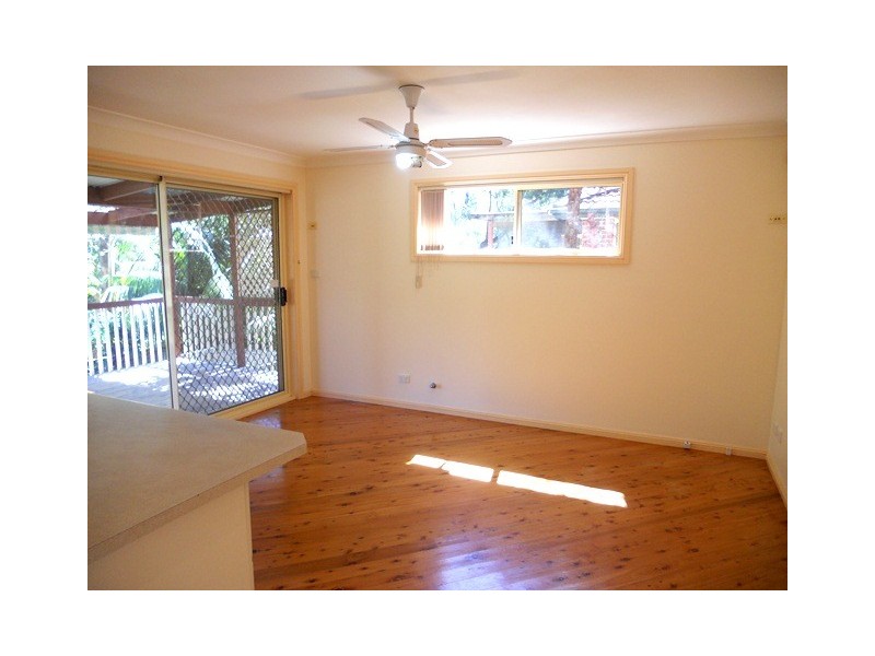 33B Carnarvon Drive, Frenchs Forest NSW 2086