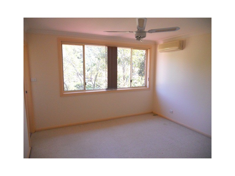 33B Carnarvon Drive, Frenchs Forest NSW 2086