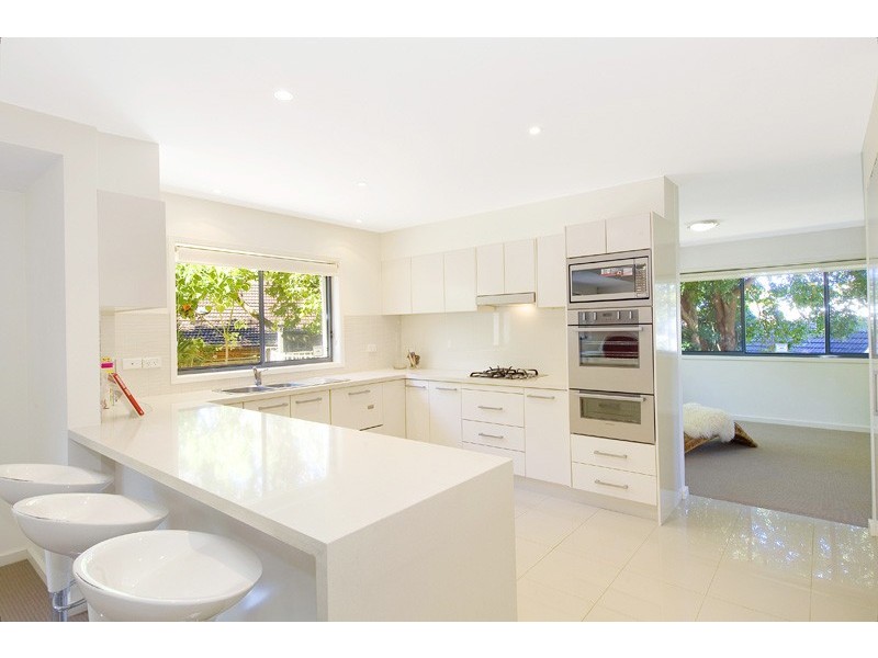 8/33 Cannons Parade, Forestville NSW 2087