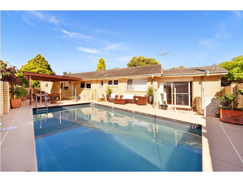 1 Cliff Point Place, Frenchs Forest NSW 2086