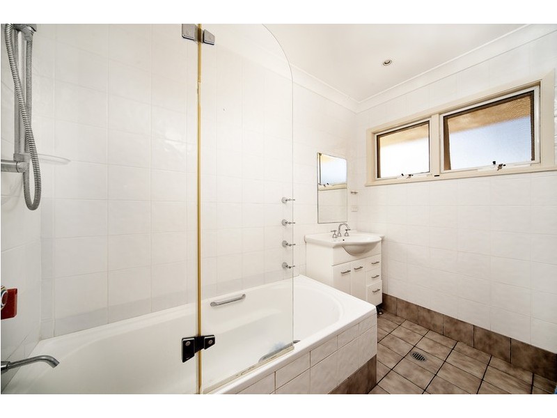 1 Cliff Point Place, Frenchs Forest NSW 2086