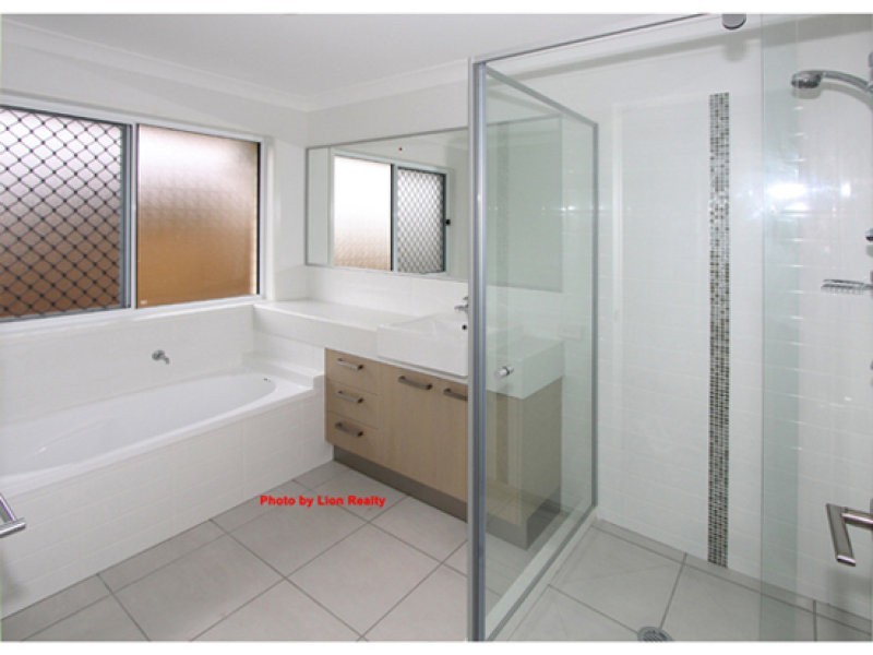 Hillcrest QLD 4118
