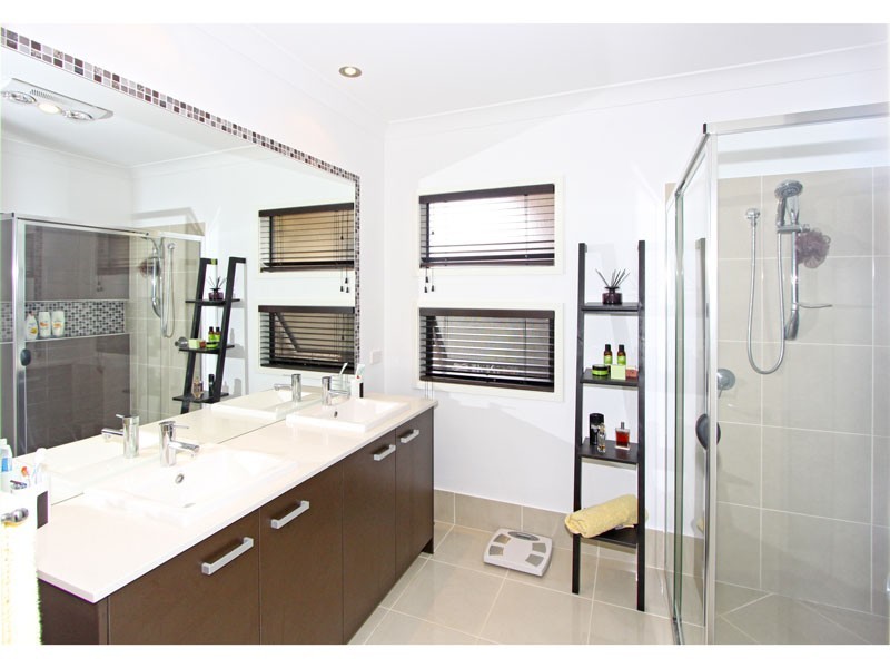 31 Casuarina Cct, Heathwood QLD 4110