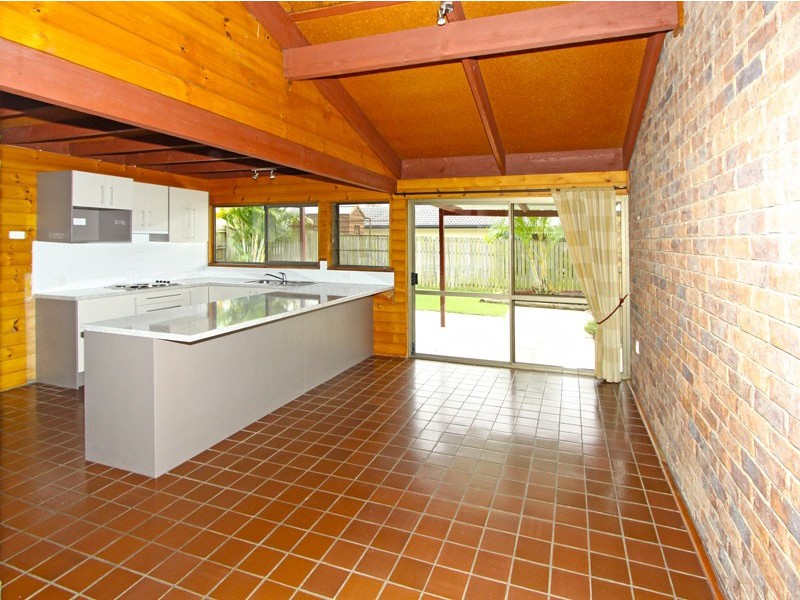 5 Maribor Street, Middle Park QLD 4074