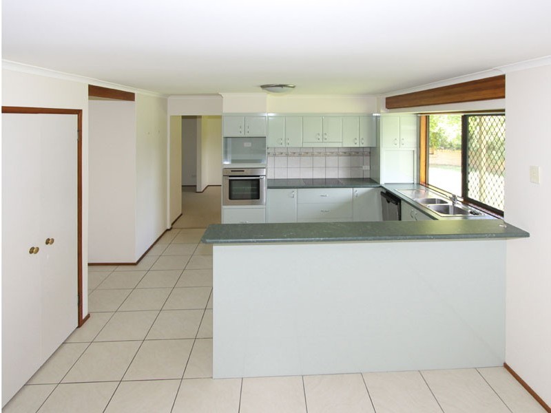 2 Cooba Street, Middle Park QLD 4074